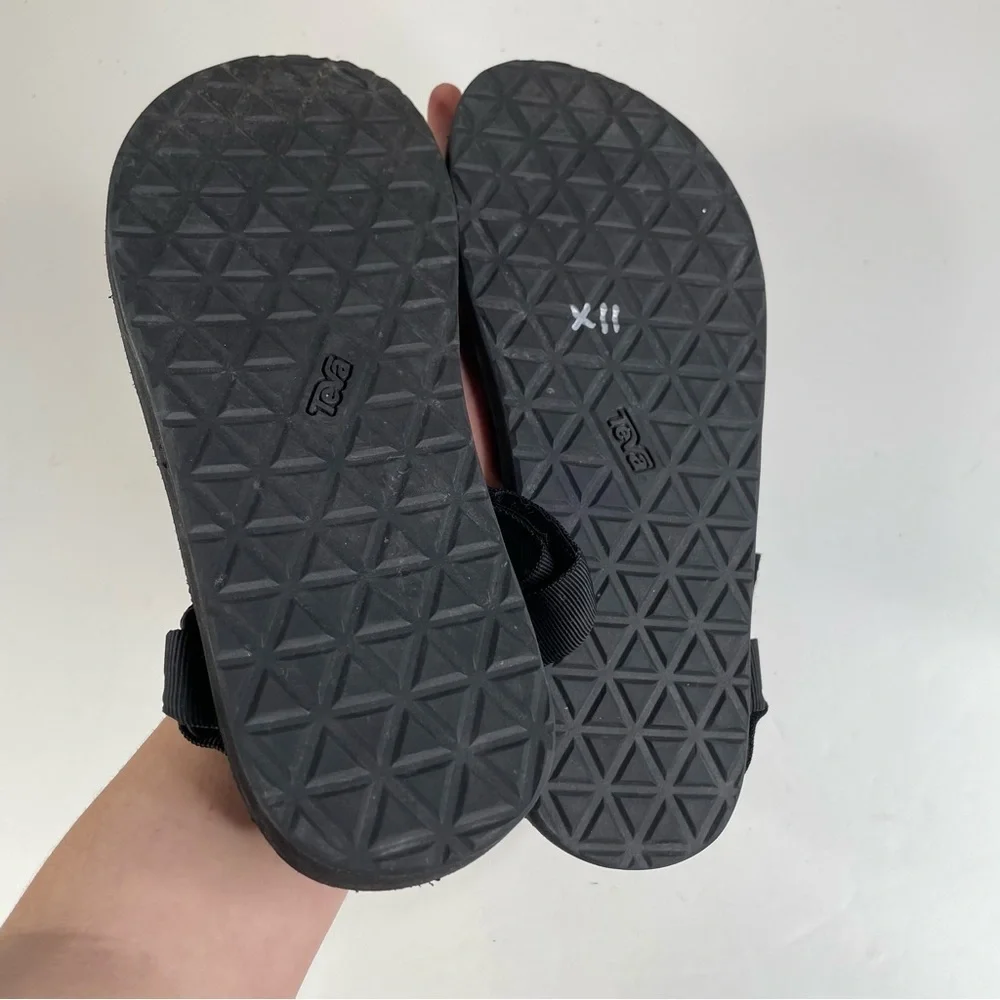 Teva Men's Black Universal Strap Sandals